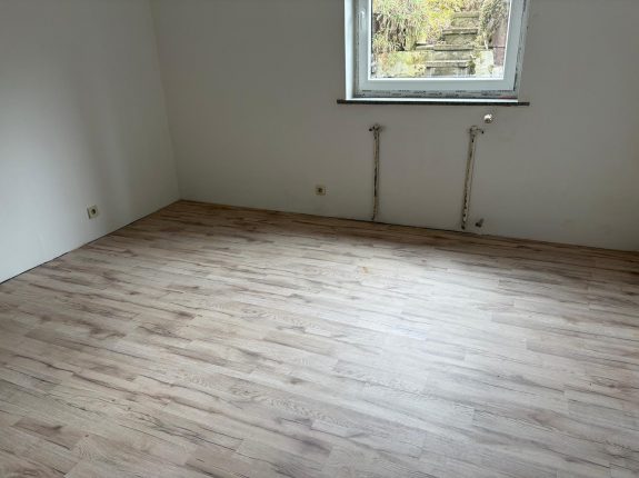 Fachgerechte Bodenverlegung mit robustem Boden